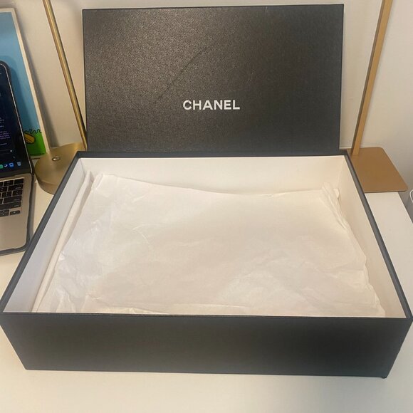 Authentic Chanel Large Box - Picture 7 of 13